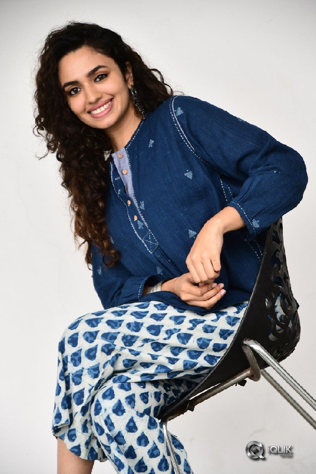 Malavika-Nair-New-Stills